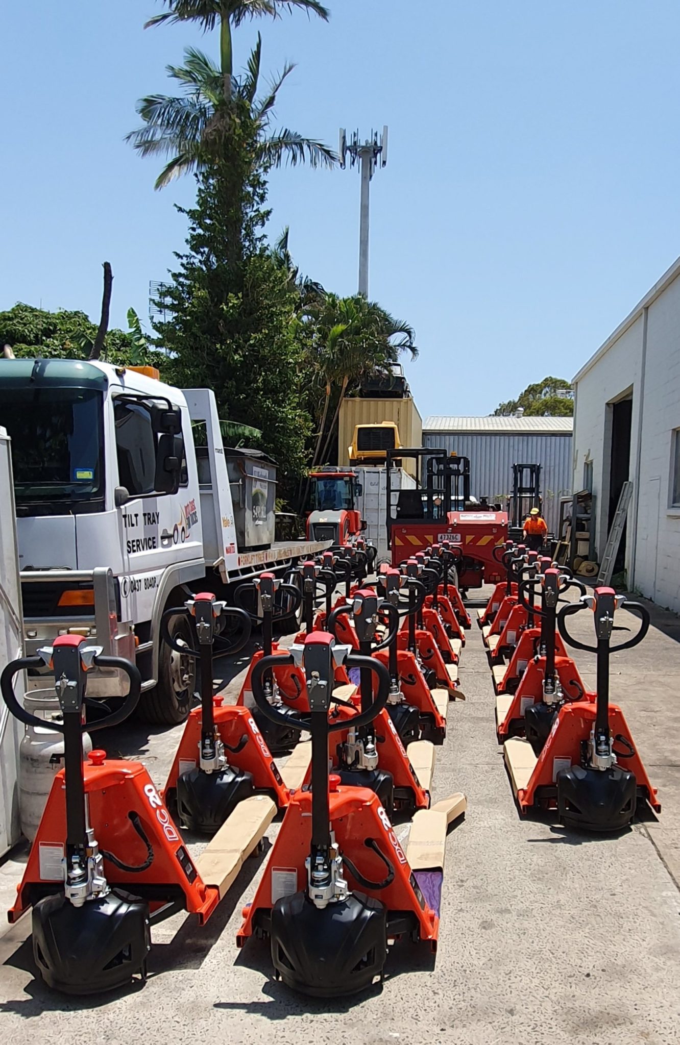 Heli Semi Electric Pallet Jack (CBD20J-B) - Image 2