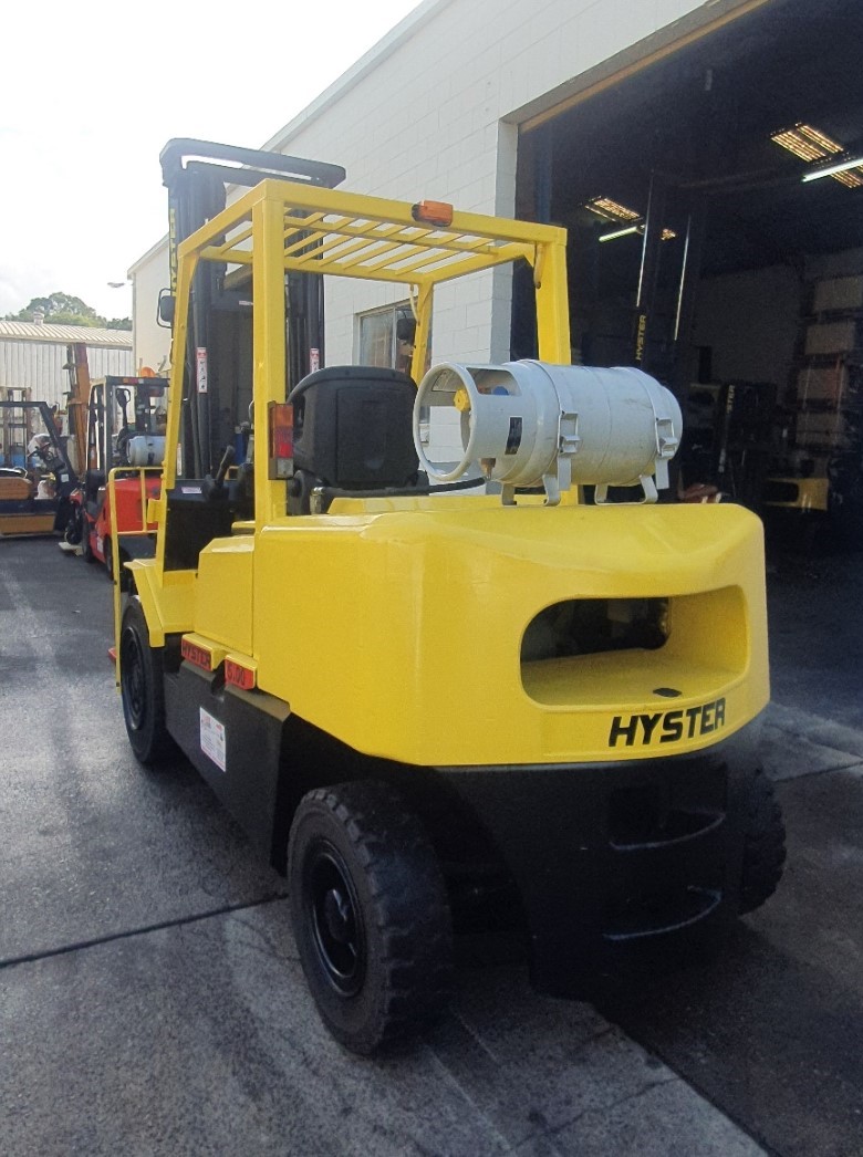Hyster 5T Used Forklift - H5.00DX w/ Sideshift