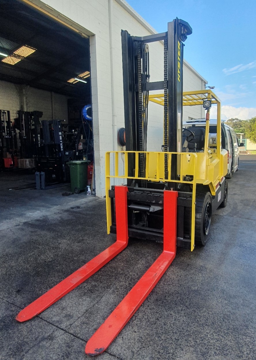 Hyster 5T Used Forklift - H5.00DX w/ Sideshift - Image 3