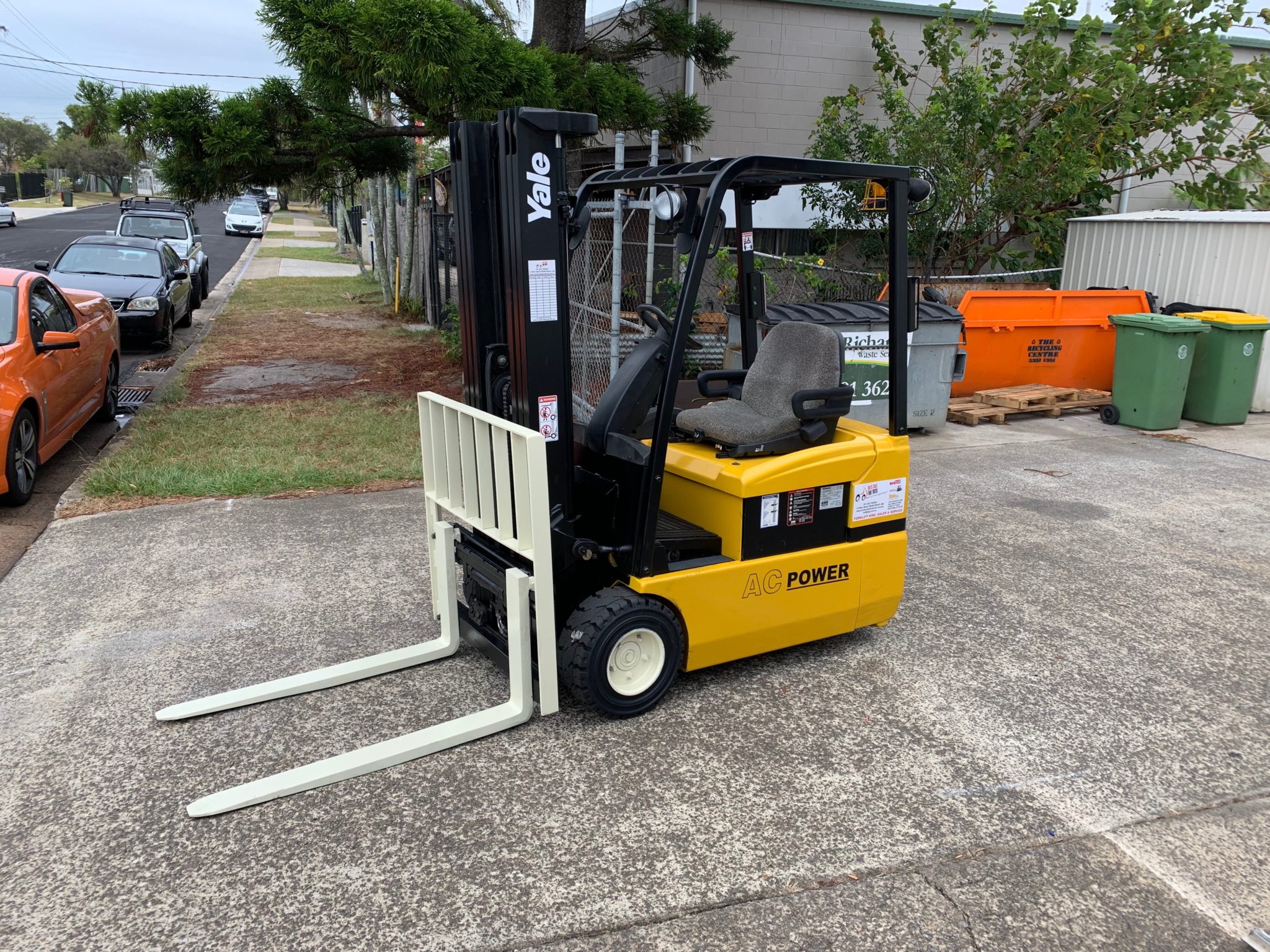 Yale ERP030 3 Wheel Electric Forklift
