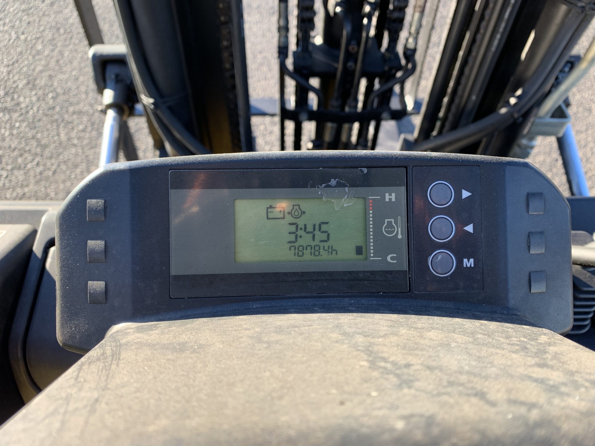 Yale used forklift - GLP25TK w/ Sideshift & Fork Positioner - Image 6